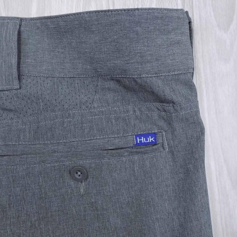 Huk Performance Shorts Mens M Gray Heathered Stretch Fishing Outdoor EUC